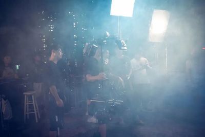 劇本創作、影視劇拍攝制作,作曲、編曲、錄音、混音,宣傳包裝推廣,這個團隊一站式搞定